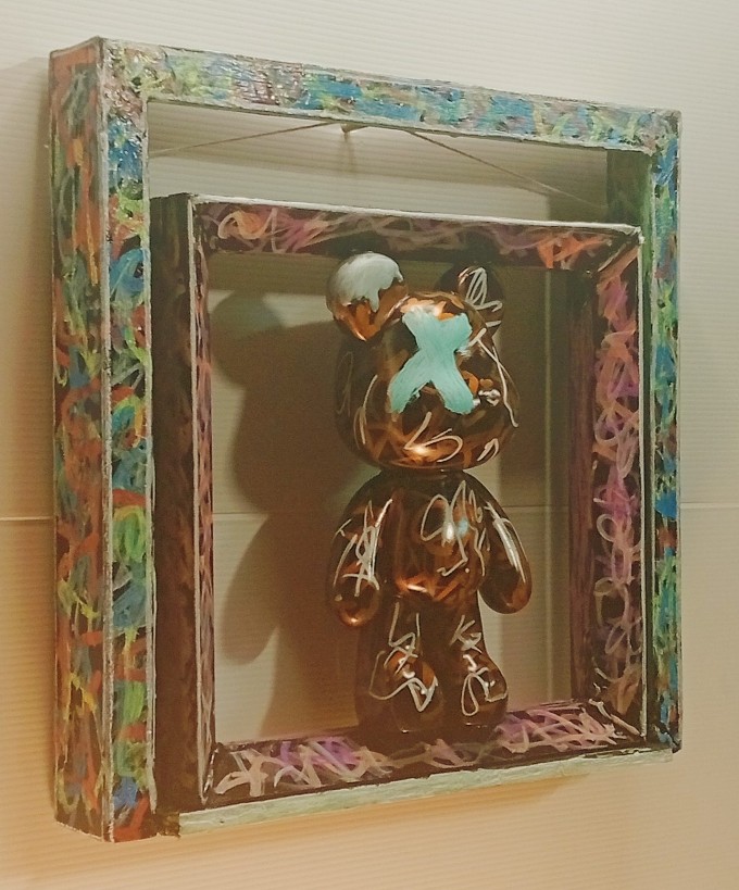 Left view of 3D GRAFFITI BEARS
