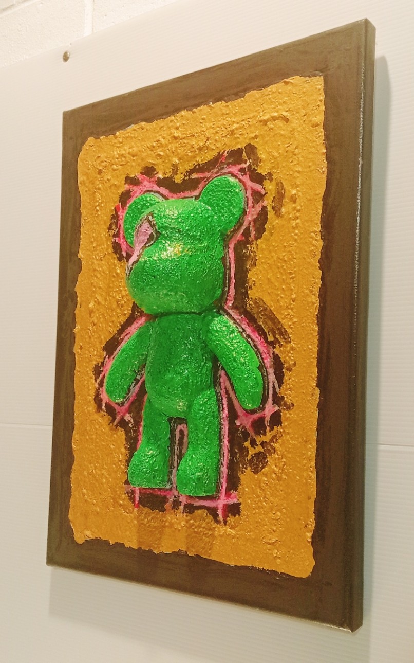 Right view of NEON 3D BEARZ