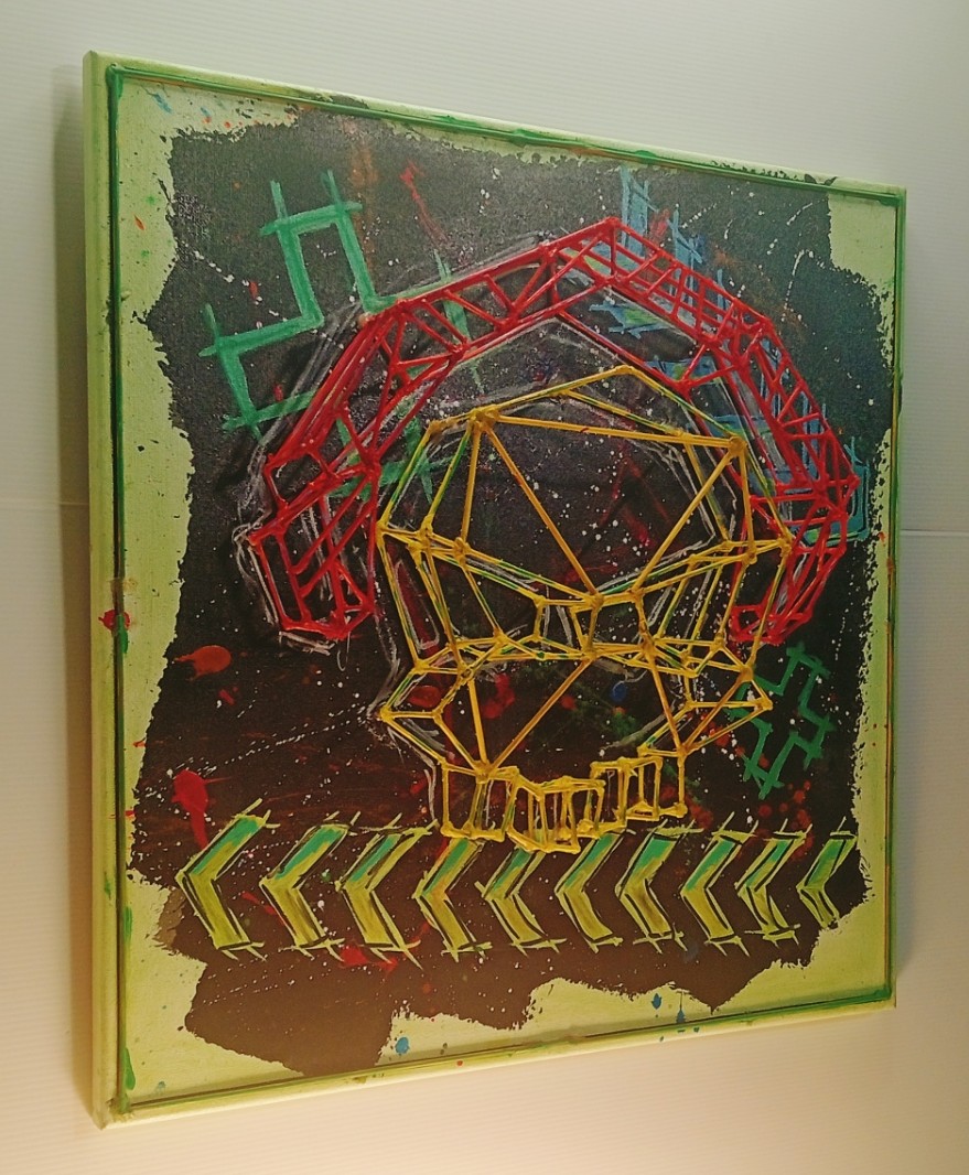 Left view of GAMER SKULLZ