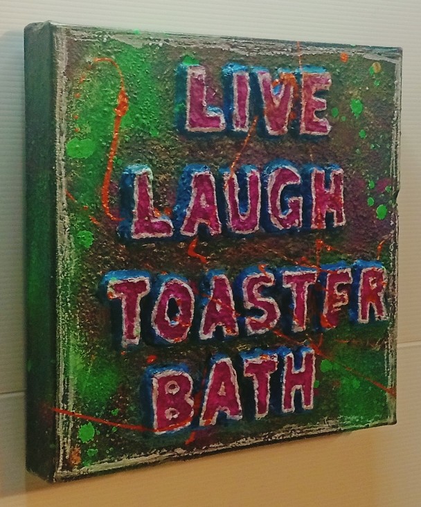 Left view of LIVE LAUGH TOASTER BATH V10