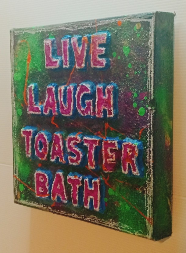 Right view of LIVE LAUGH TOASTER BATH V10