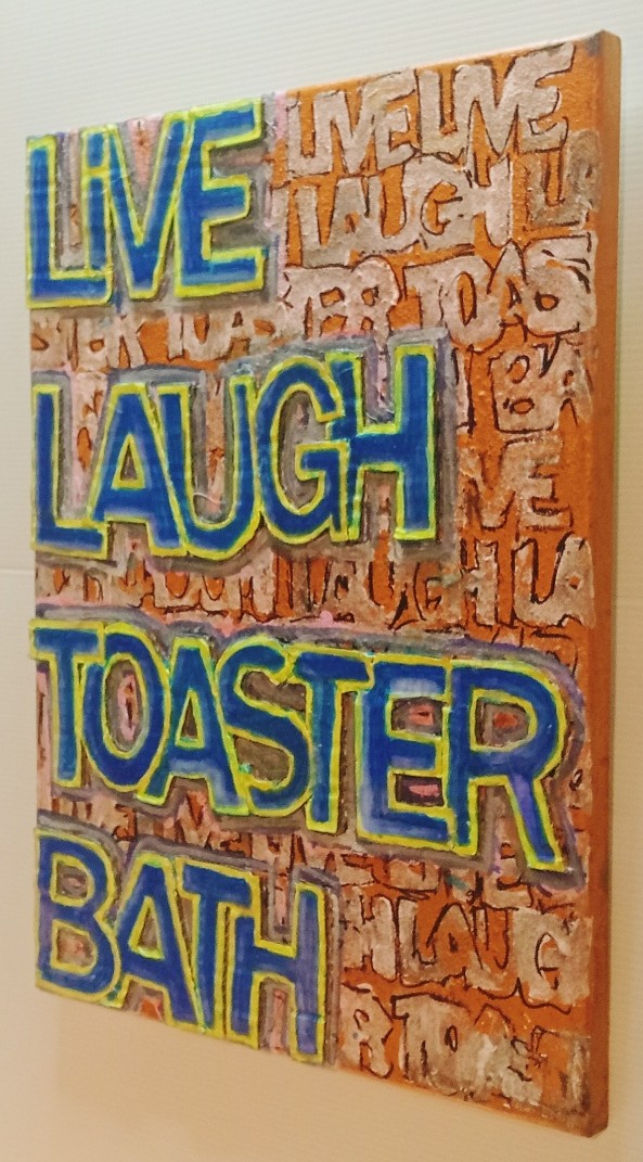 Right view of LIVE LAUGH TOASTER BATH V11