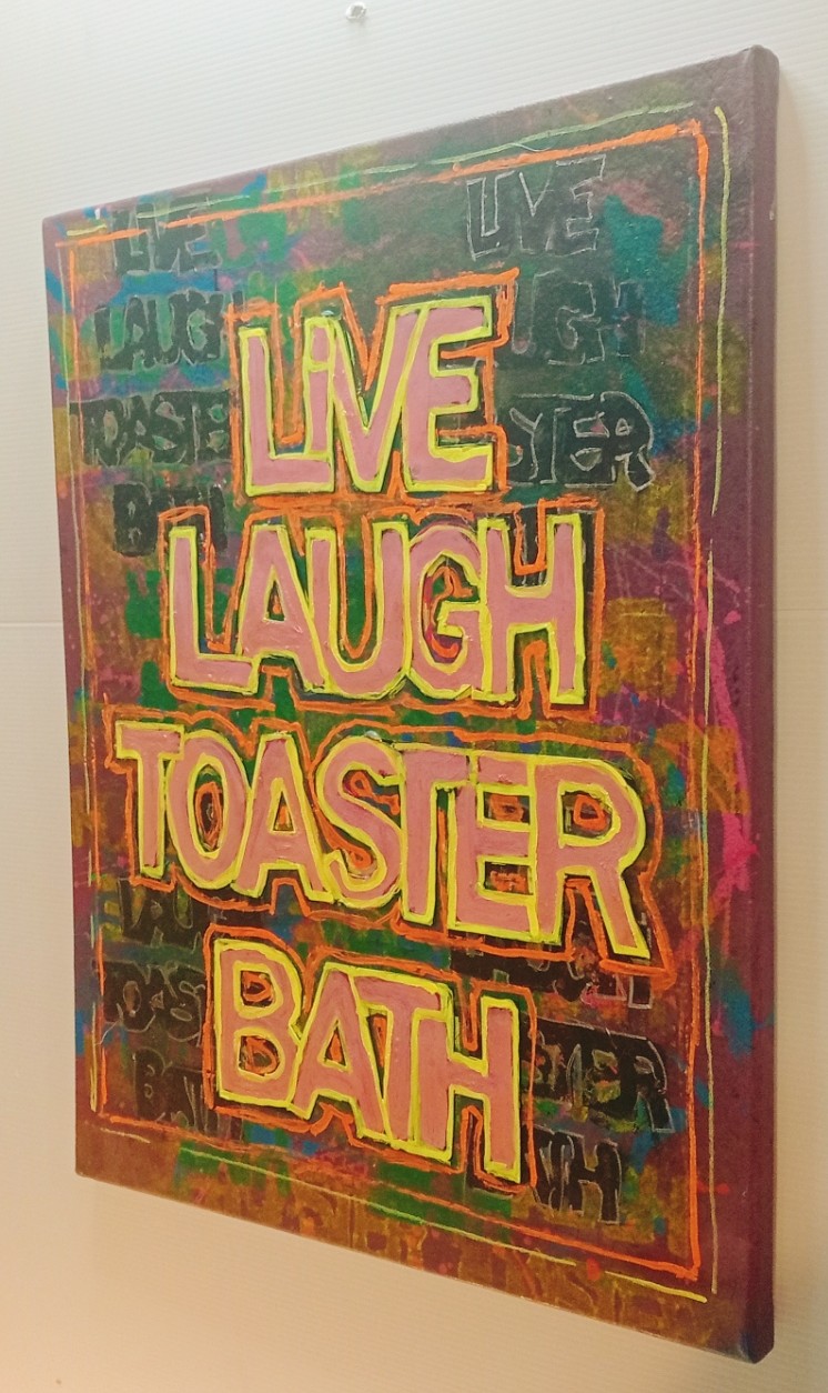 Right view of LIVE LAUGH TOASTER BATH V2