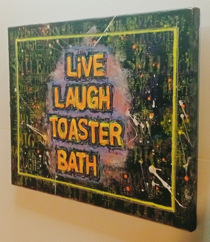 Right view of LIVE LAUGH TOASTER BATH V3
