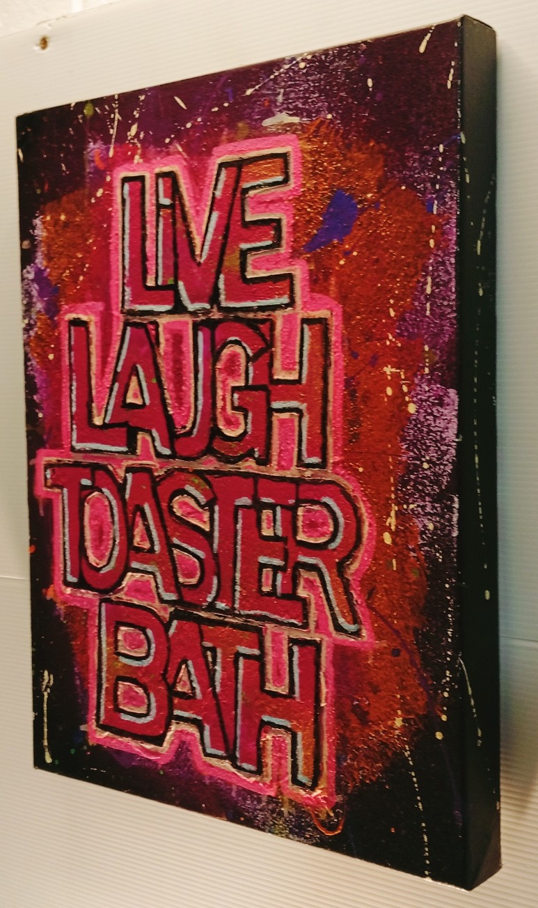 Right view of LIVE LAUGH TOASTER BATH V4