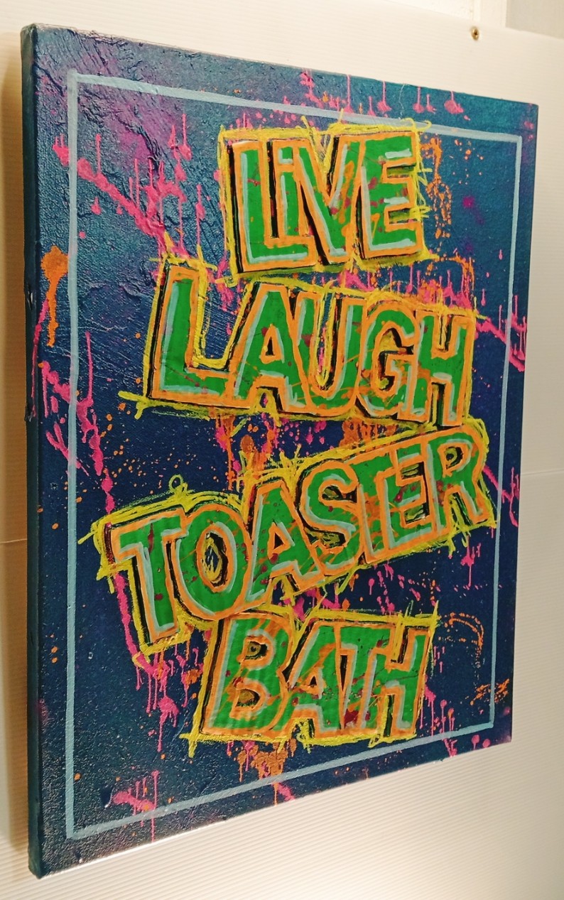 Left view of LIVE LAUGH TOASTER BATH V5
