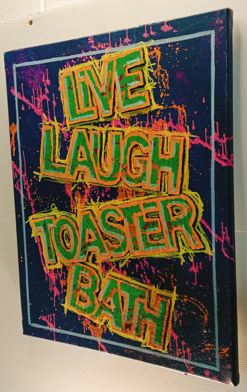 Right view of LIVE LAUGH TOASTER BATH V5